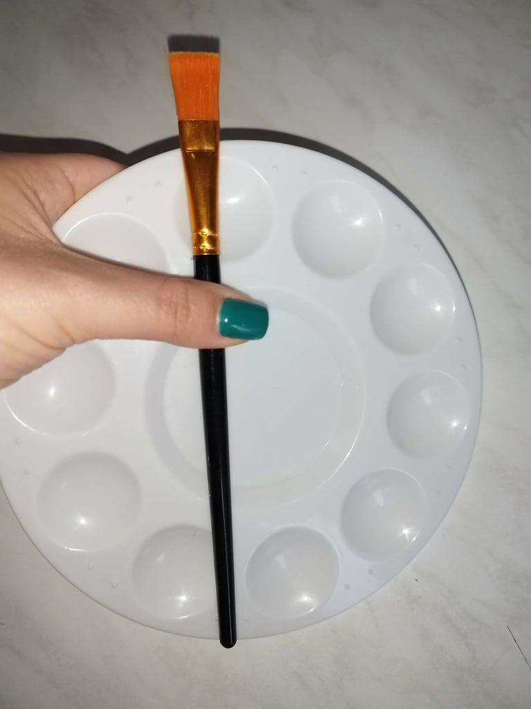 plastic paint tray palettes for kids’ painting, art classes, and birthday parties