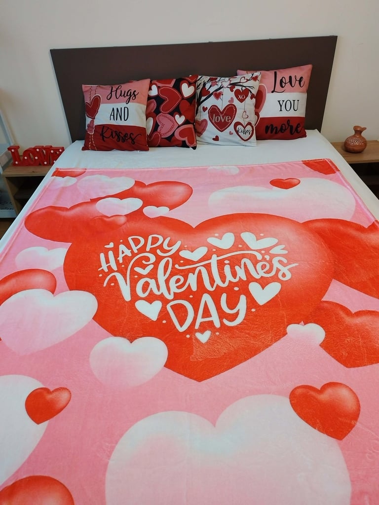 Valentine’s heart pattern flannel throw blanket on bed , soft red love blanket 50x60 for home décor