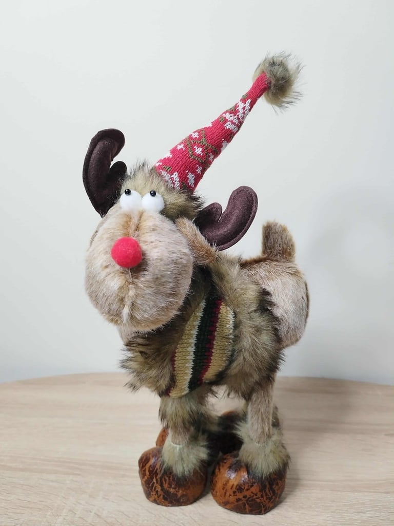 Cute reindeer gnome plush Christmas decoration – rustic winter moose figurine for home, tabletop
