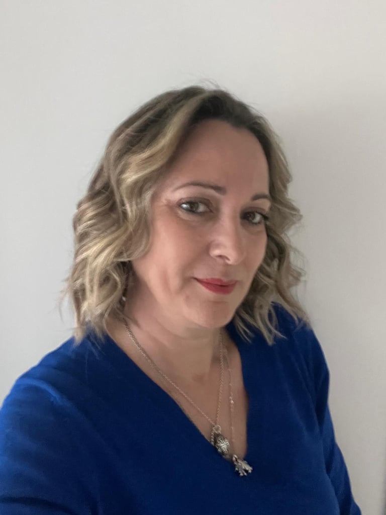 FOTO DE LA CEO DE FOFUCHASCOMOMOLAN