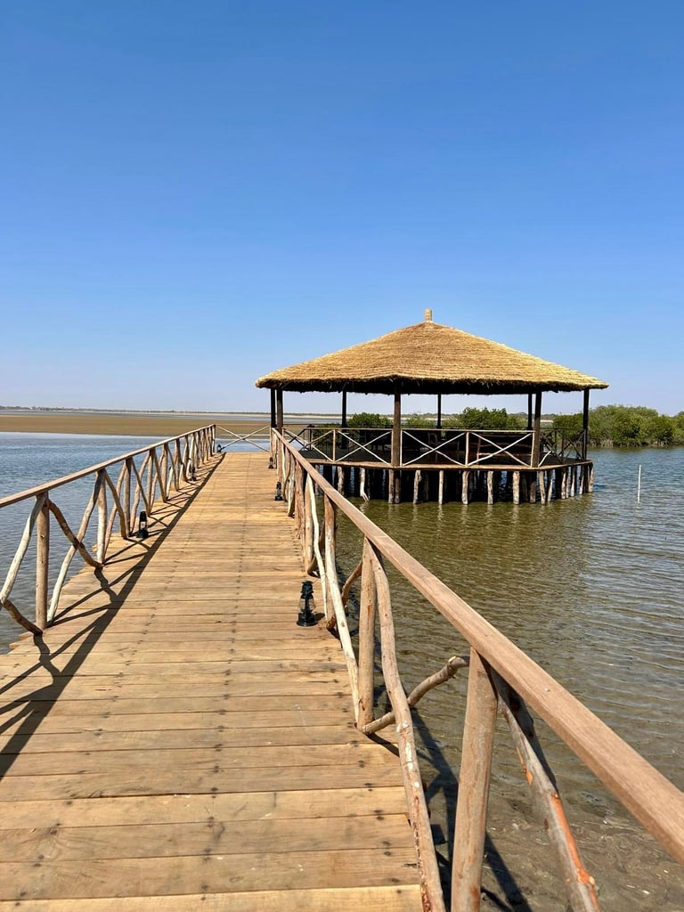 vue du ponton de l'hôtel de luxe, Maison Fimela, dans le Sine Saloum