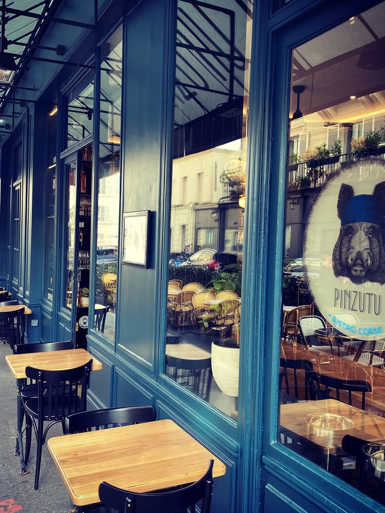 a restaurant Pinzutu