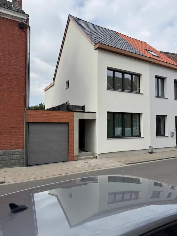 services d'isolation. defaçade réalisées par smoqi srl