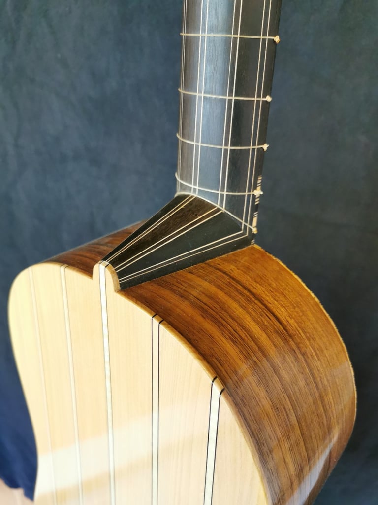 Heel block baroque guitar