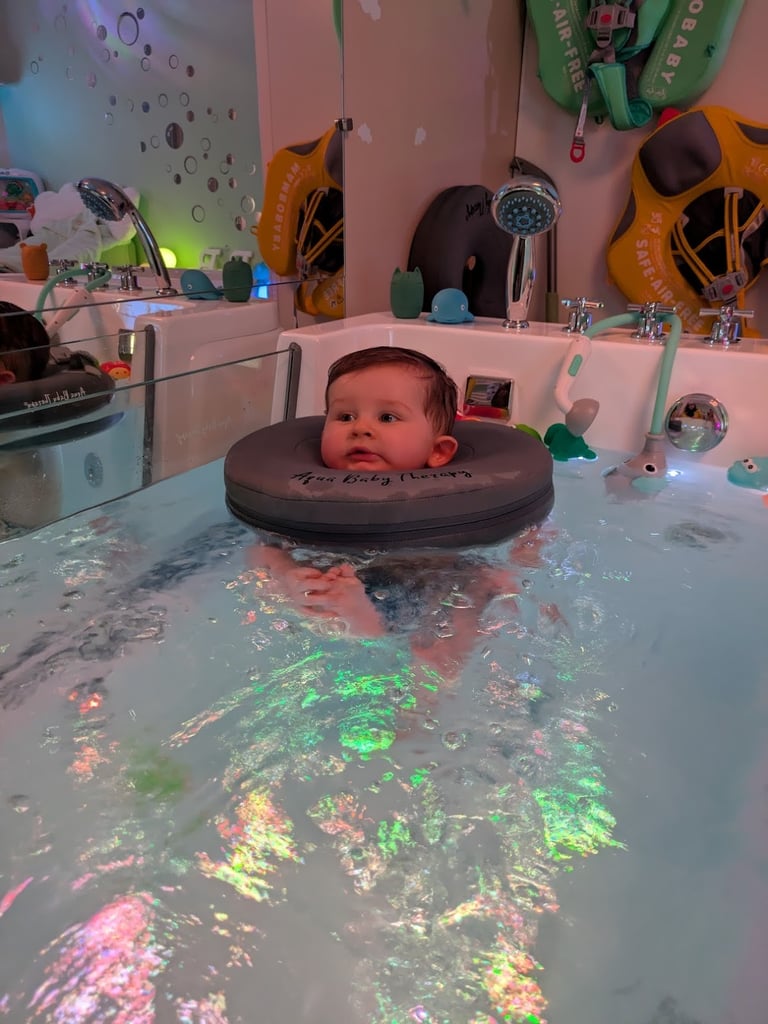 bébé dans le bain