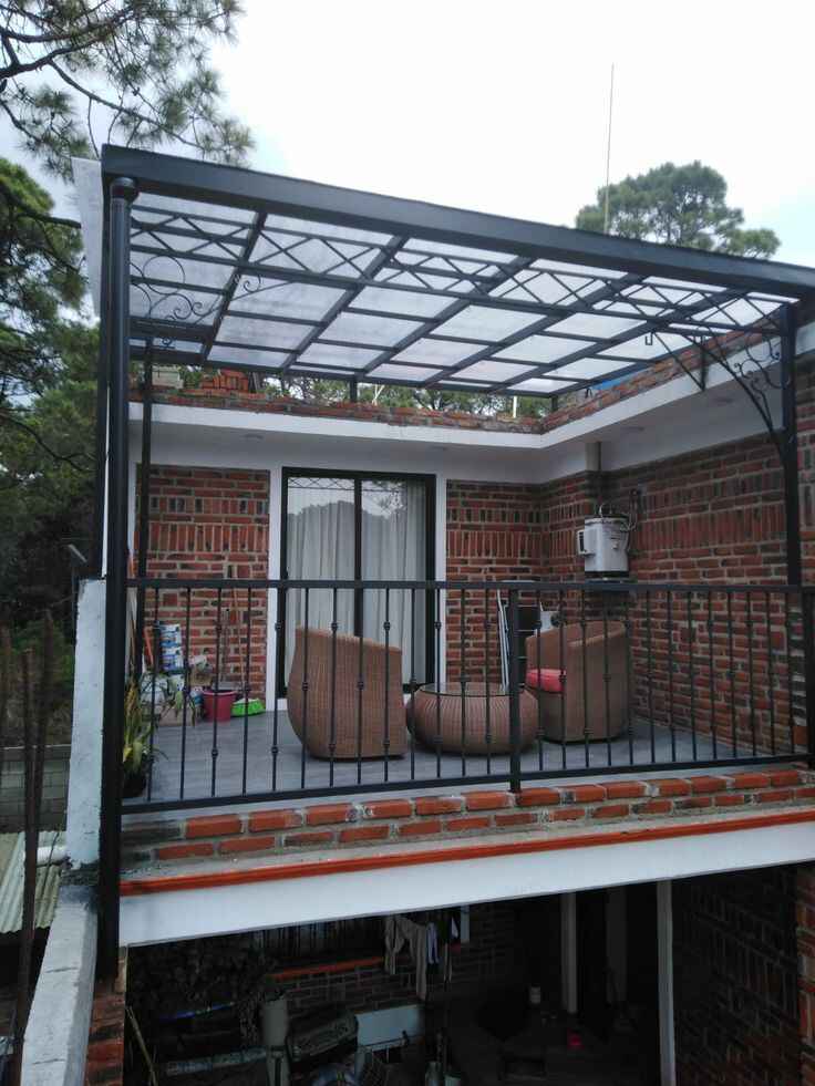 A modern Polycarbonate Sheet Roofing house
