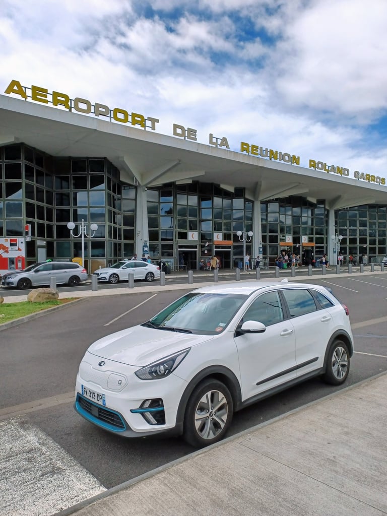 VTC Péi à proximité des taxis à l'aéroport  de la La Réunion Roland Garros