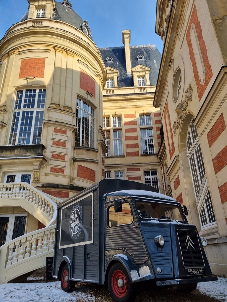 Le foodtruck Roule Galette à un événement à Versailles