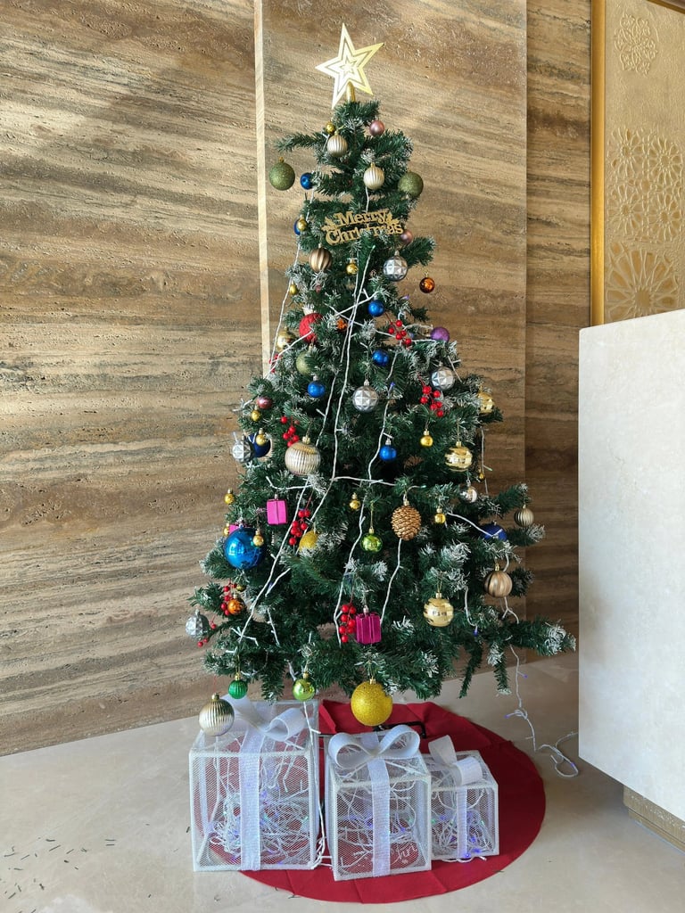 christmas tree, christmas decoration dubai