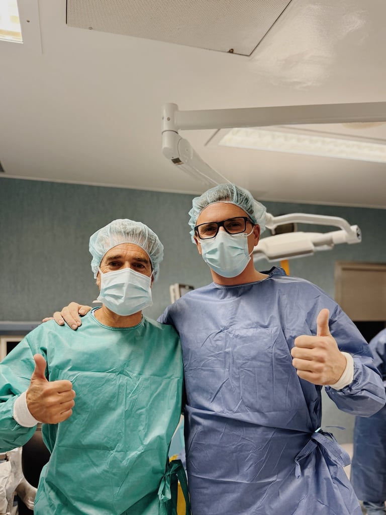 Doctores en el quirófano