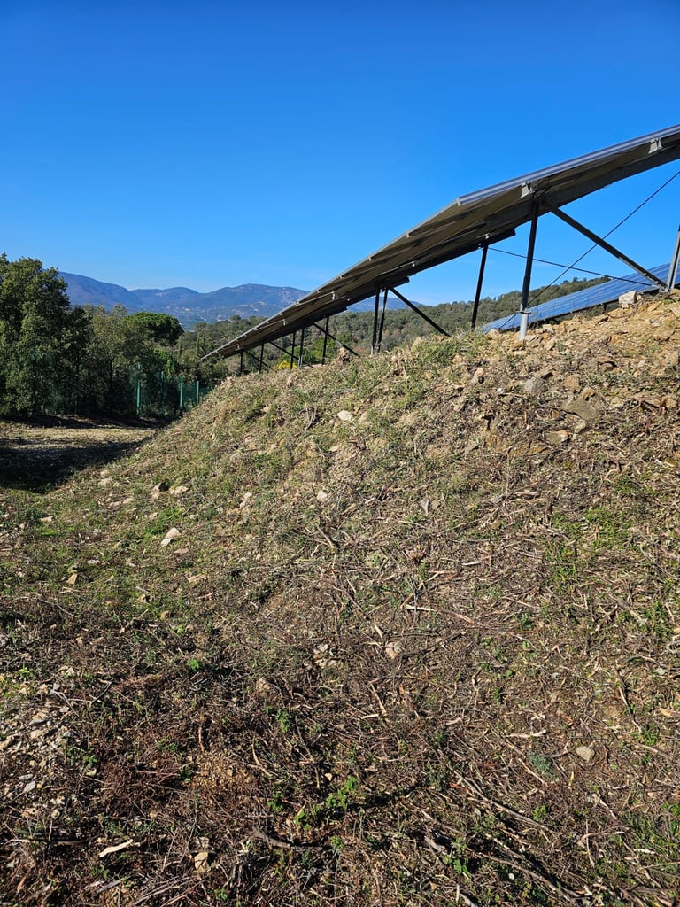 Débroussaillement parc photovoltaïque
