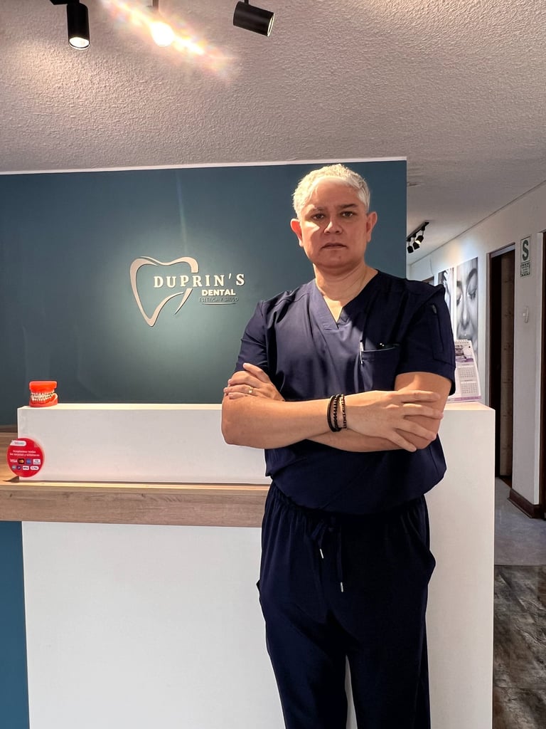 Especialista en implantes dentales Duprin's Dental Lima