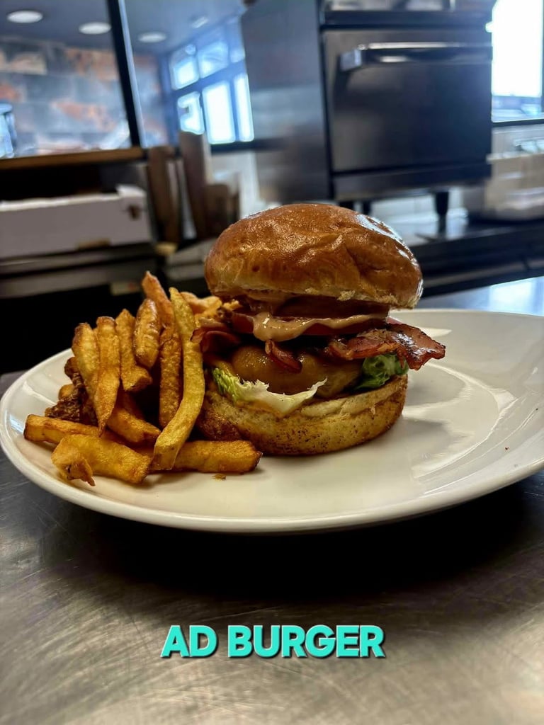 Menu burger et frites maison AD Burger servi dans le décor industriel de notre conceptstore.