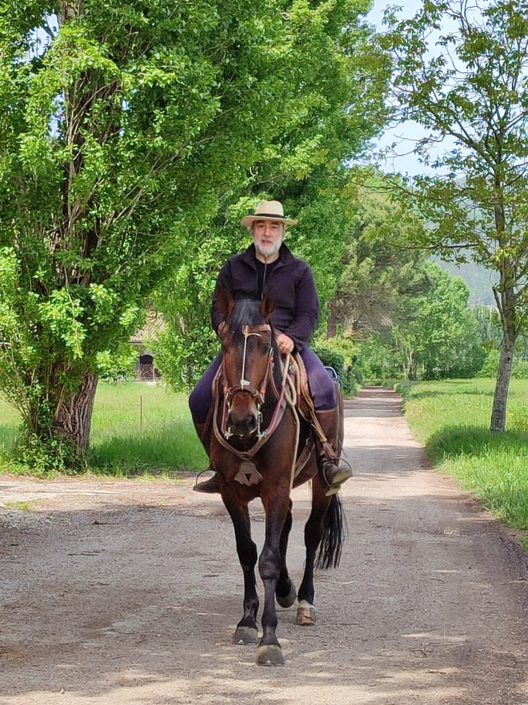 Escursione a cavallo nella natura della Valle Reatina, attività outdoor per chi soggiorna vicino a Rieti