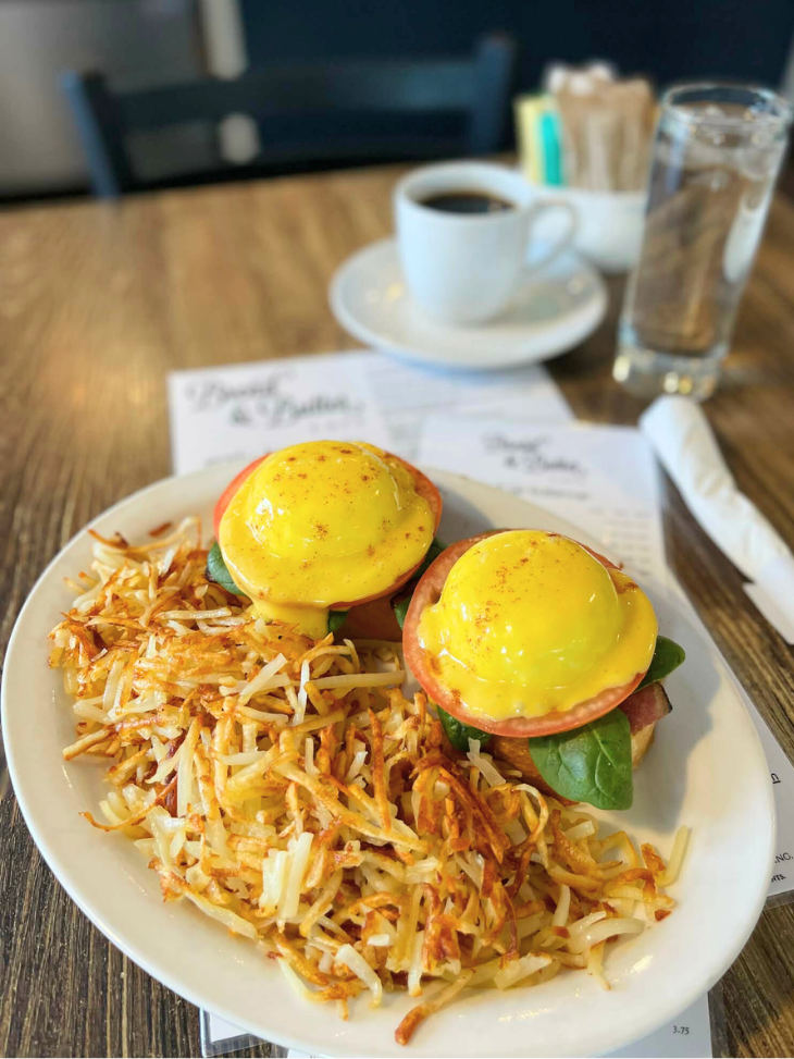 poached eggs sourdough french bread bacon spinach hollandaise