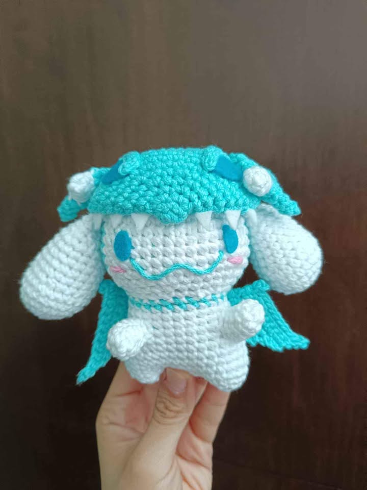 Cinnamon roll vestido del dragón de ojo azul a crochet