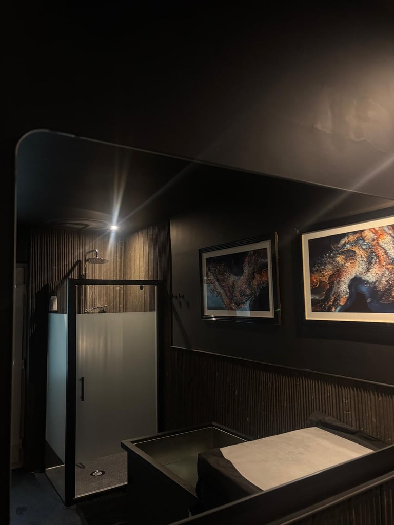 traditional sauna Nailsworth cold plunge tub contrast therapy sauna and ice bath therapy Nailsworth