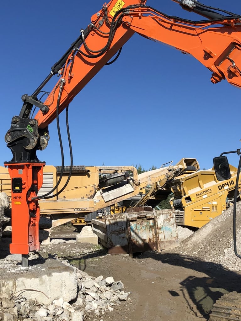 NPK GH-18 ROCK BREAKER