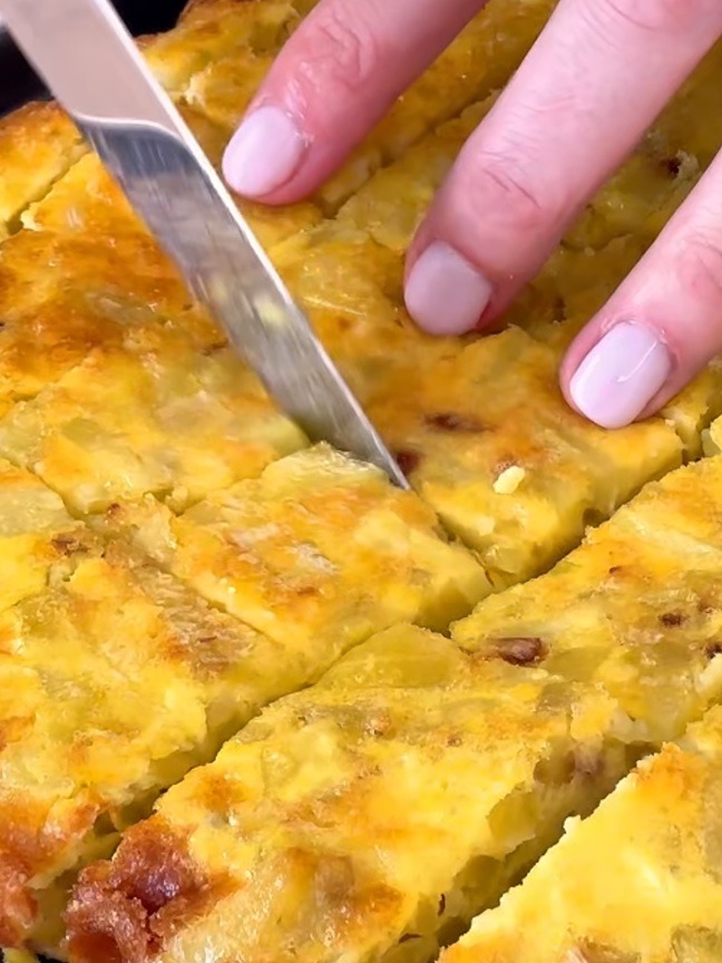 Lasciate riposare la tortilla per qualche minuto prima di tagliarla