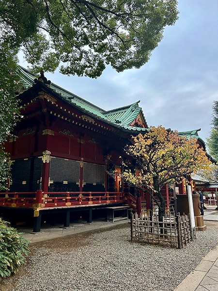 Batiment principal du sanctuaire Nezu-jinja à Tokyo