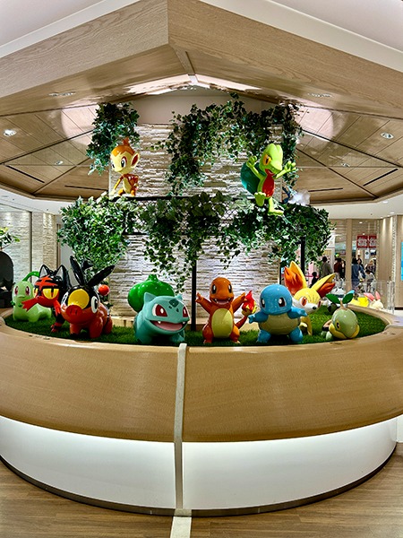 Statues des starters au Pokemon center de Sunshine CIty à Ikebukuro