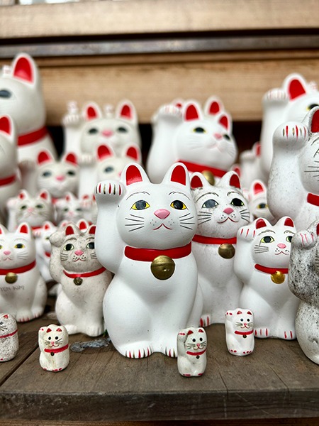 Statuettes de Maneki-Neko au Gotokuji temple