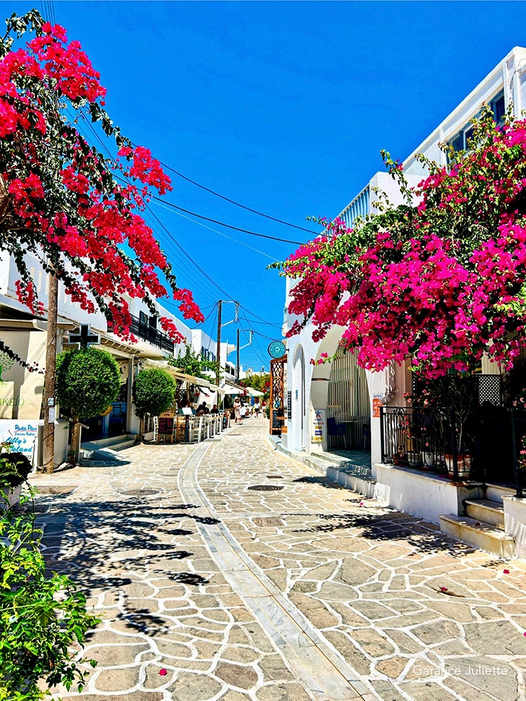 La Karabia, rue principale du village d'Antiparos