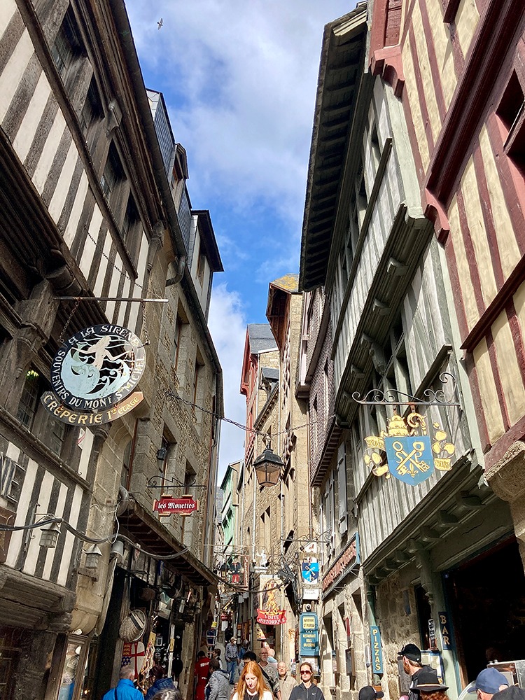Rue principale du Mont-Saint-Michel