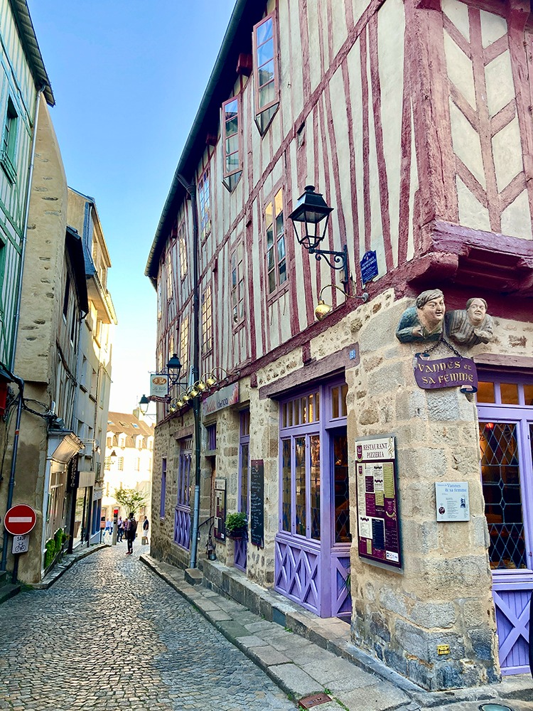 Sculpture Vannes et sa Femme
