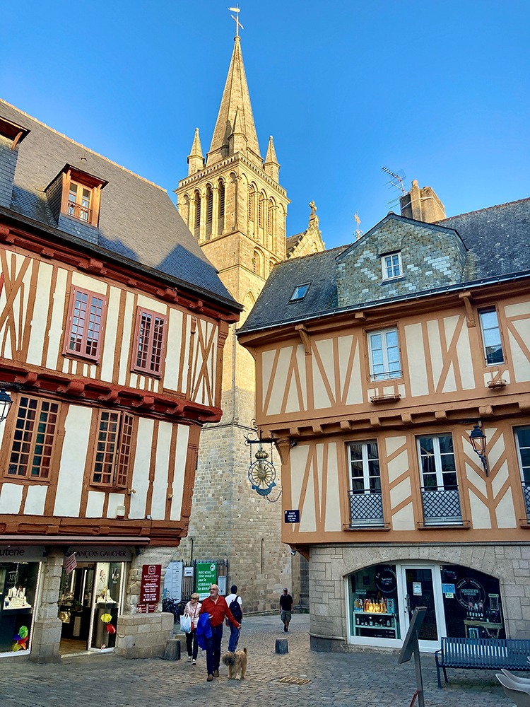 Place Henri IV à Vannes