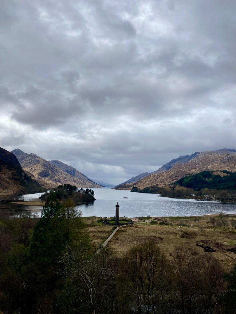 Vue sur le Loch Shiel et le Glenfinnan Monument