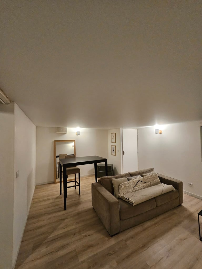 Plafond tendu PVC blanc mat après travaux à Lumbin (38)