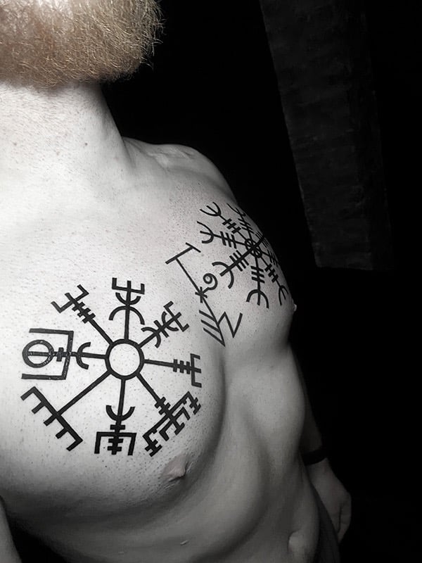 Vegvisir et Aegishjalmur