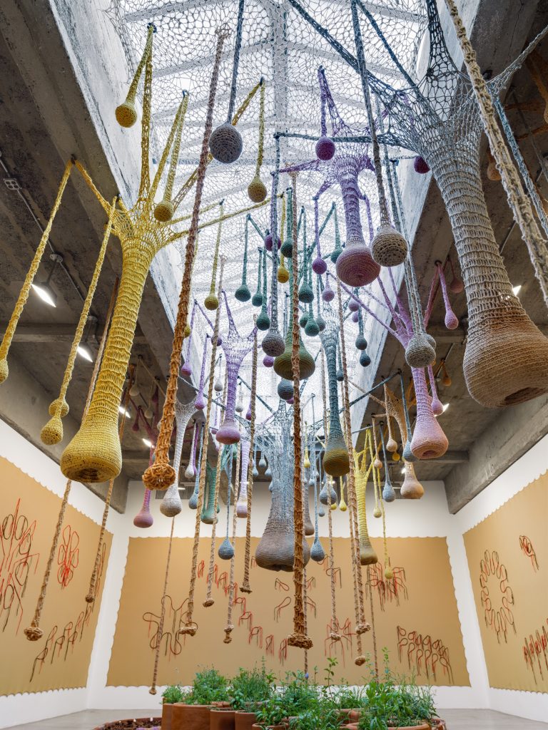 Earthtreelifelove, 2022, Ernesto Neto