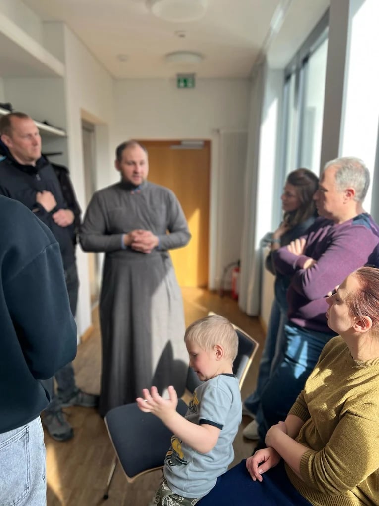 Спілкування після богослужіння в неділю