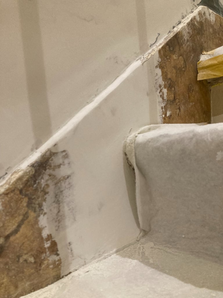 restauration plinthe faux-marbre bordeaux