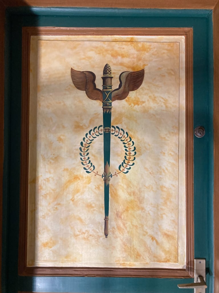 restauration décors anciens sur porte bordeaux