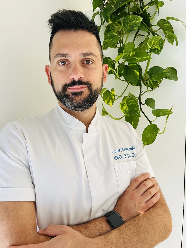 Luca Arnaboldi osteopata e massoterapia, specialista in lombalgia e dolore cronico