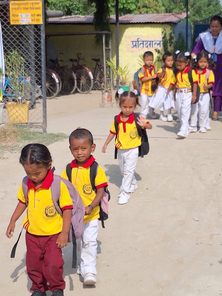 sorite d'école à Thakudwara