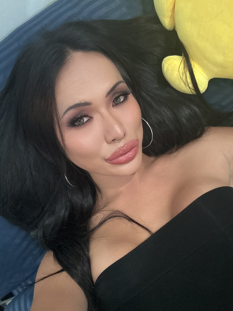 Ladyboy therapist offering home massage service in Pattaya