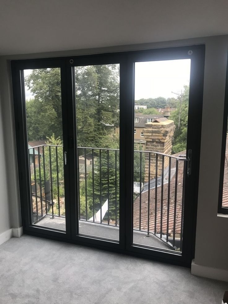 pvc kapı sistemiyle güçlendirilmiş balkon çıkışı