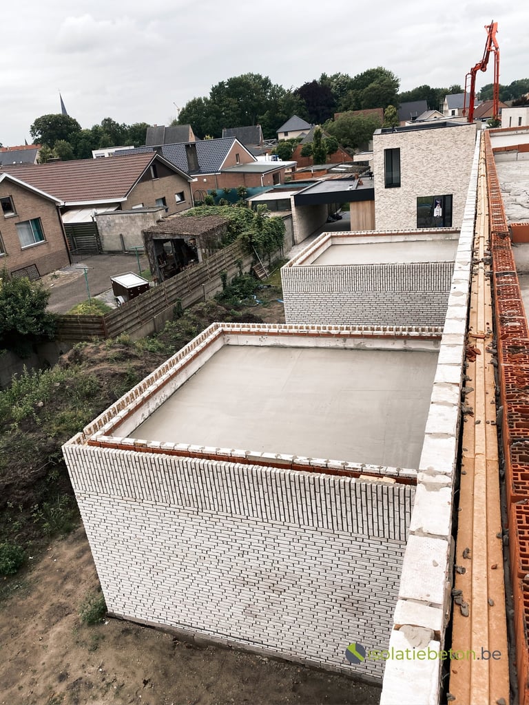 Hellingsbeton, terras, schuimbeton nieuwbouw