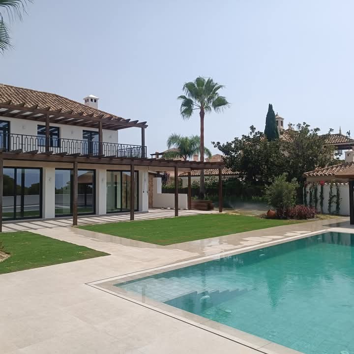 Convierta su jardín en un oásis de paz. Trabajo realizado por Albatros Garden. 
