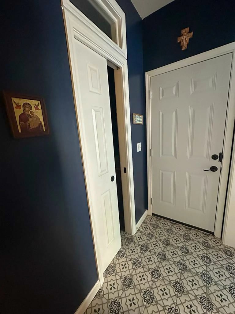Door installation contractor in kansas city