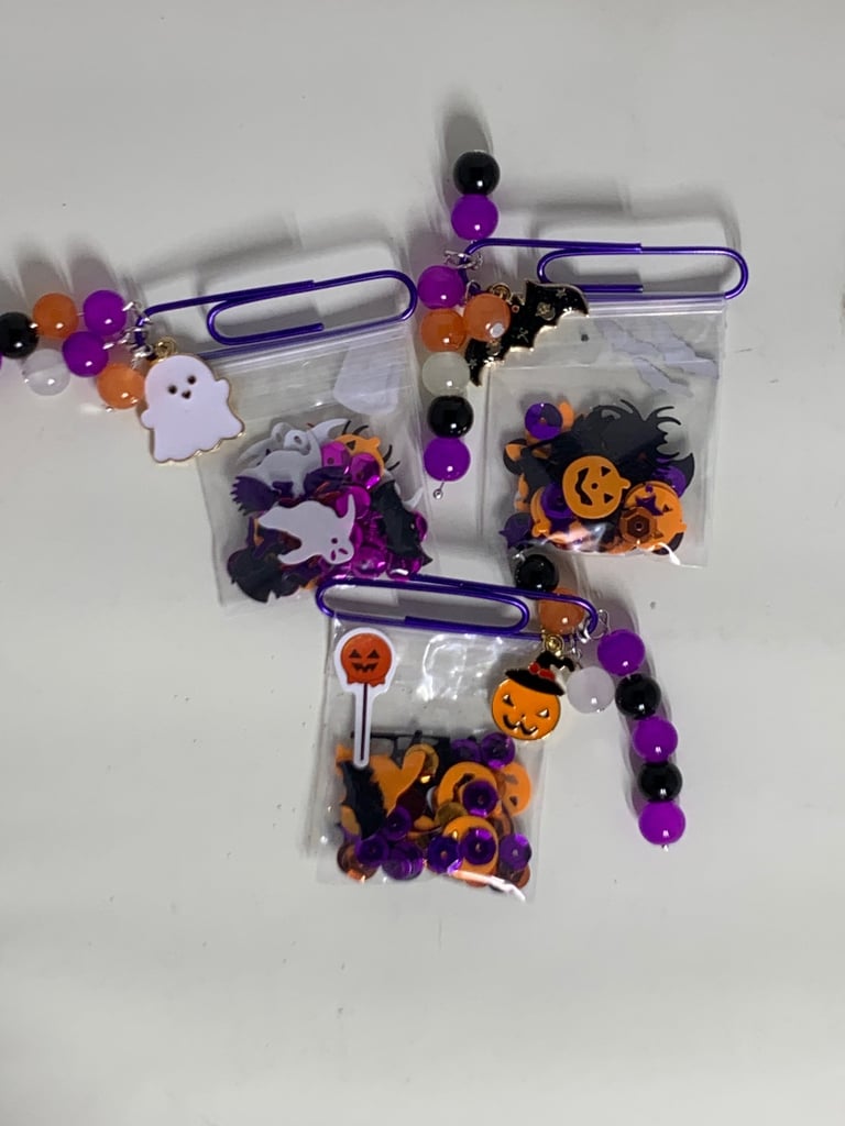 Halloween sequin paper clip
