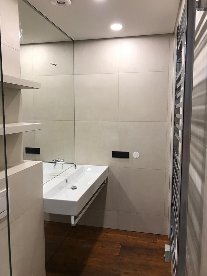 Vinilinės grindys vonioje