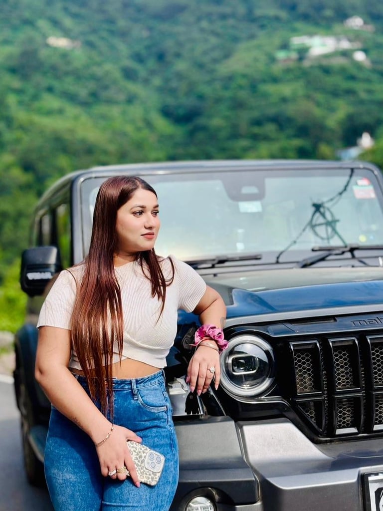 alt="Relaxation therapy session by experienced female masseuse"