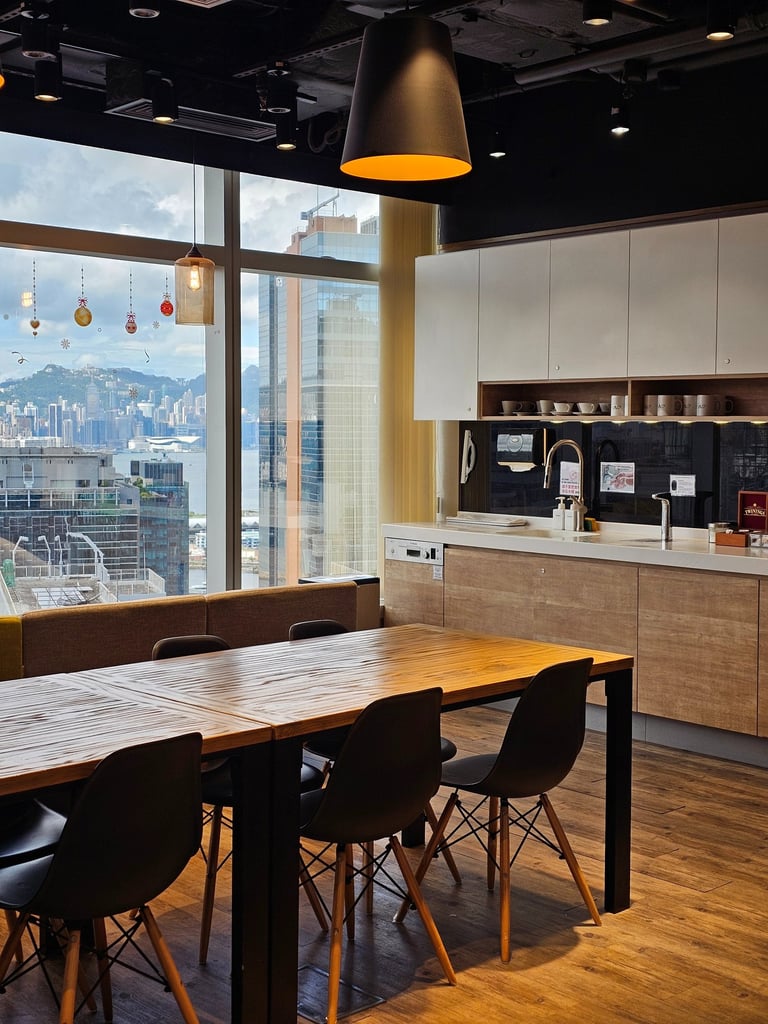 small meeting rooms and business lounge to hire in Kwun Tong near mtr station in APM affordable 