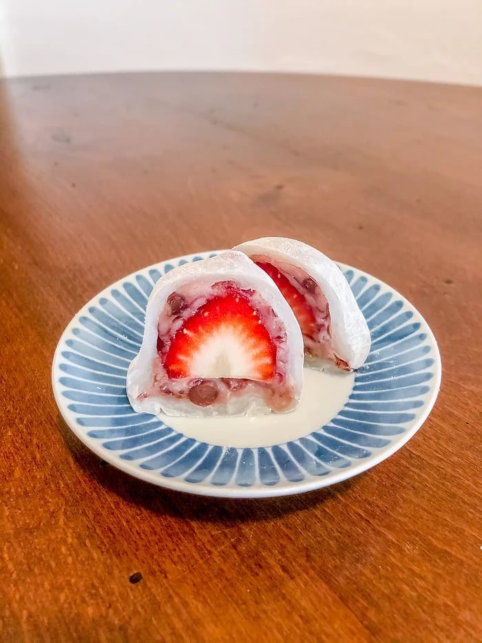 Ichigo daifuku | © Cookingwiththehamster