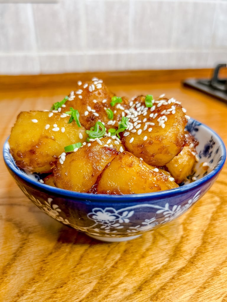 Gamja jorim - patate glassate alla soia e al miele | © Cookingwiththehamster